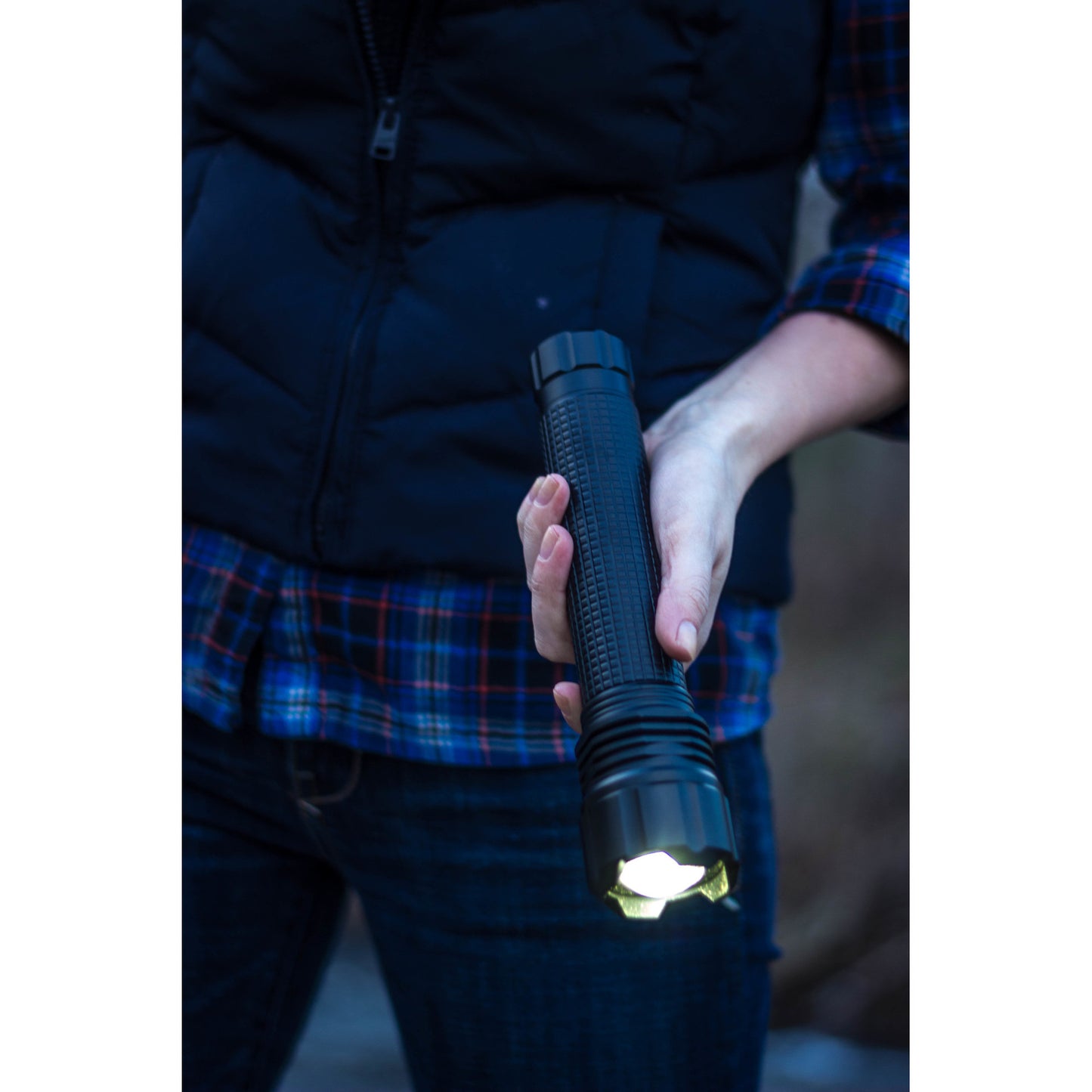 High Powered Cree LED Tactical Flashlight - 2000 Lumens