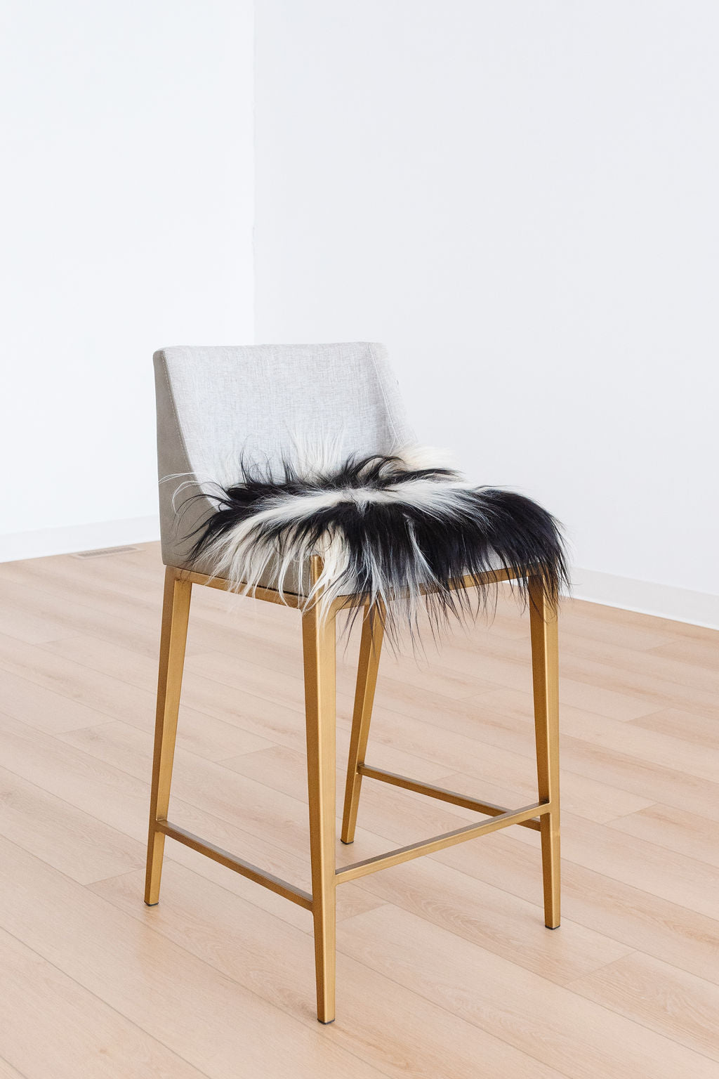 Black Spotted Icelandic Sheepskin Chair Pad | Random