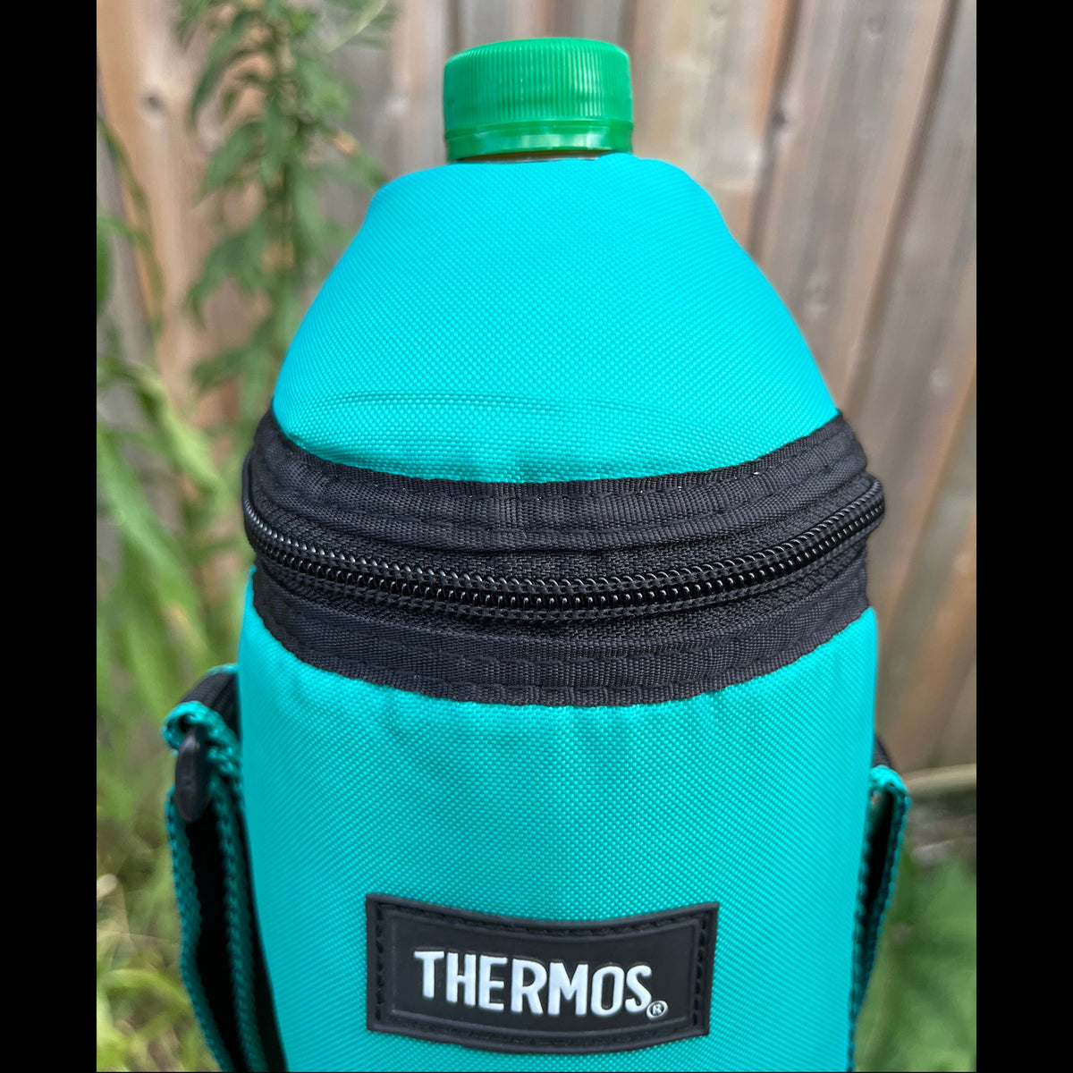 Thermos Sport Bottle Soft Cooler Bag with Easy Sip / Pour Port