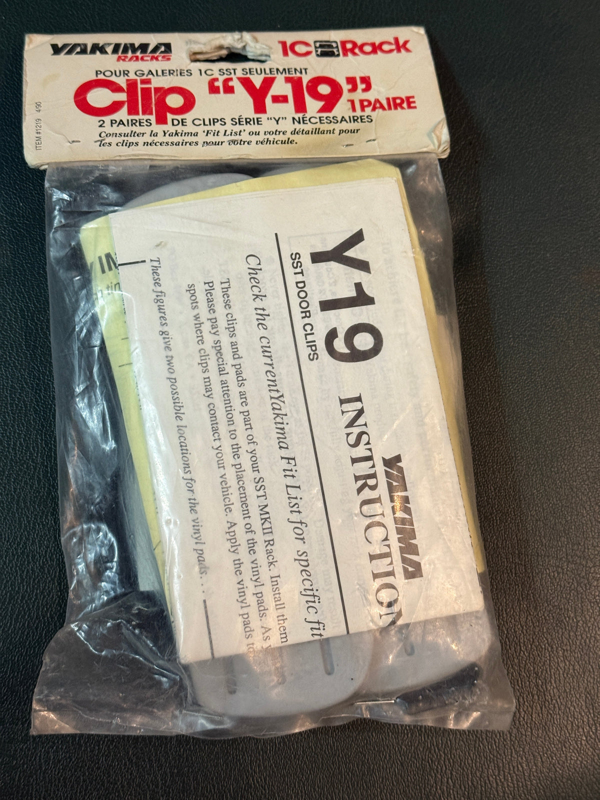 Yakima Y-19 Door Clips for 1C SST Racks (Pair) New in Packaging