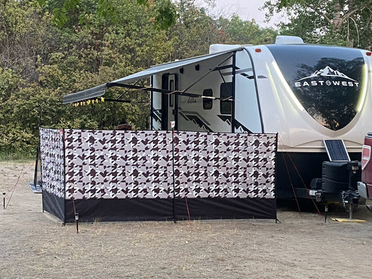YXE Windbreak Privacy Screen -Geometric design