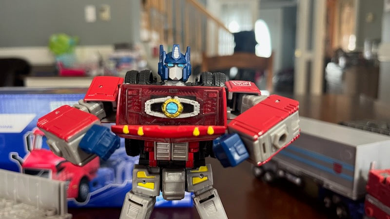 Transformers Generations - VNR Optimus Prime Action Figure Toy - Exclusive