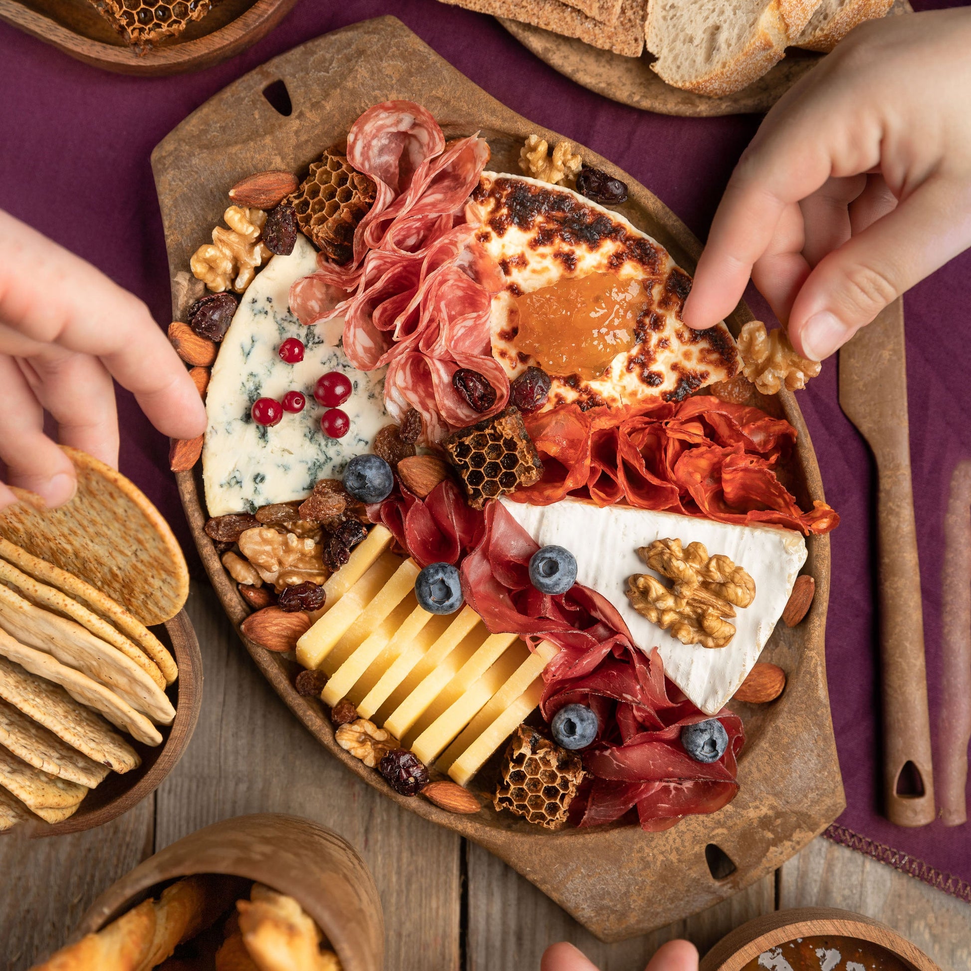https://cdn.shopify.com/s/files/1/0813/4882/1276/files/Kupilka_plate_44_Original_cheese.jpg?v=1750690201