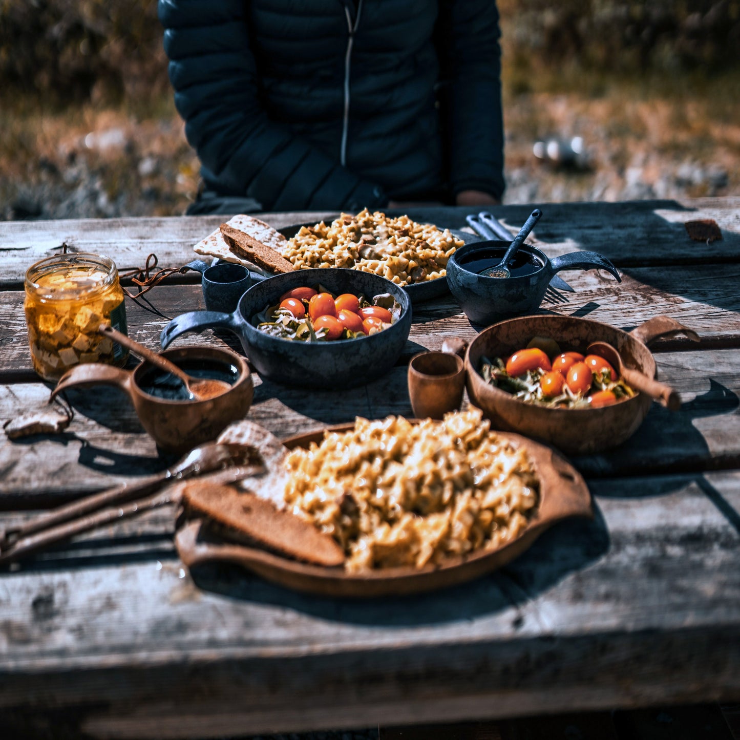 https://cdn.shopify.com/s/files/1/0813/4882/1276/files/Kupilka_plate_55_Blueberry_plate_44_cup_21_cutlery_outdoors.jpg?v=1770195667