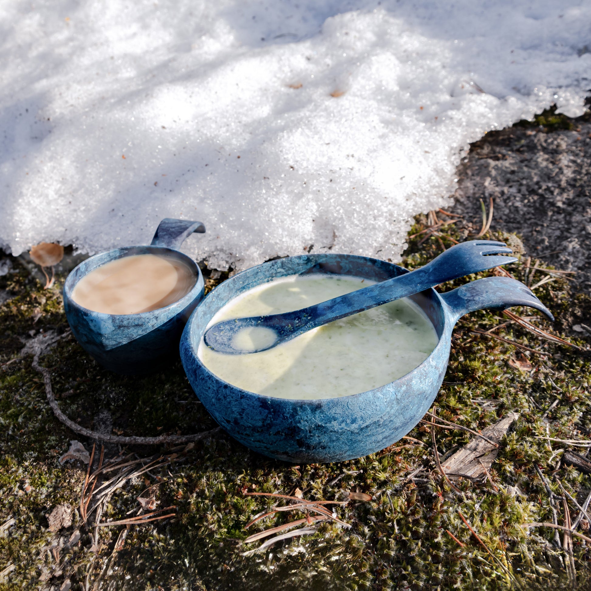 https://cdn.shopify.com/s/files/1/0813/4882/1276/files/Kupilka_set_Junior_Blueberry_30336515B_spring_2.jpg?v=1698743611