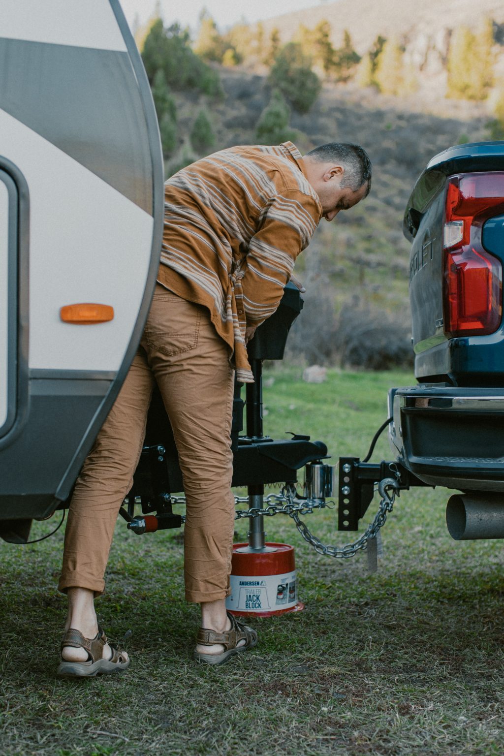 ANDERSEN HITCHES | 3303 | Weight Distribution Hitch | 2" Shank, 6" Drop, 2-5/16" Ball, 14K GTWR, 3/4/5/6" Brackets AND3303
