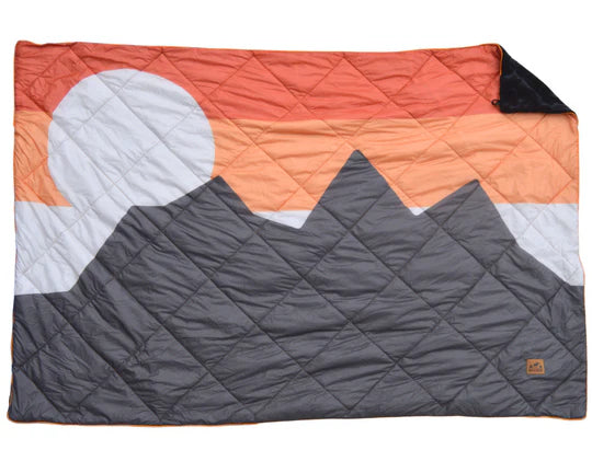 Chilly Moose Tofino Blanket - Peaks