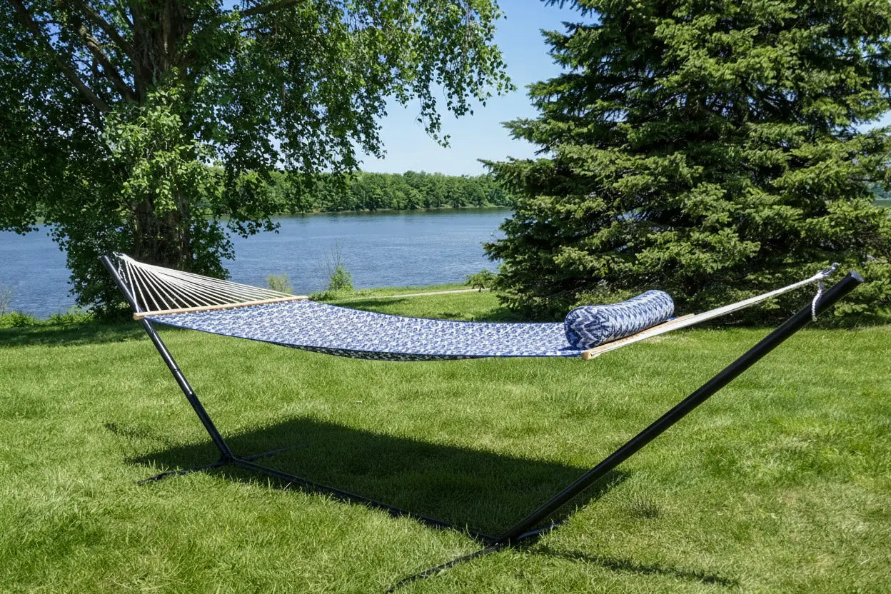 Deluxe Quilted Hammock with 3-Beam Stand