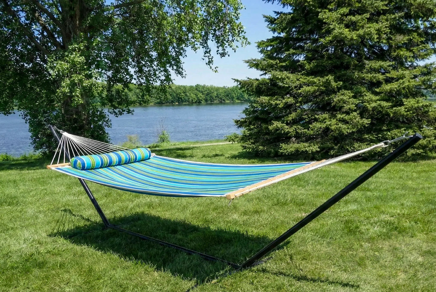 Deluxe Quilted Hammock with 3-Beam Stand