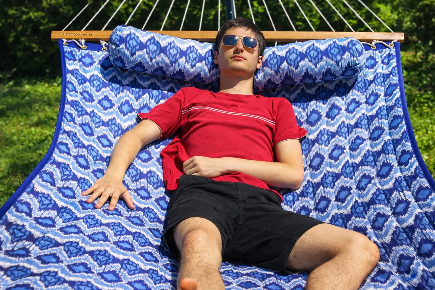Deluxe Quilted Hammock with 3-Beam Stand