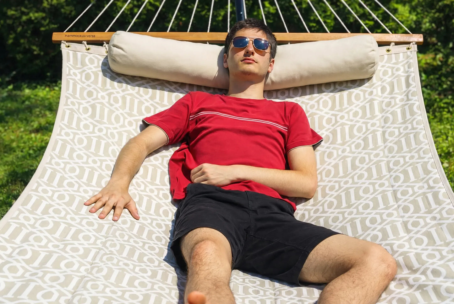 Deluxe Quilted Hammock with 3-Beam Stand