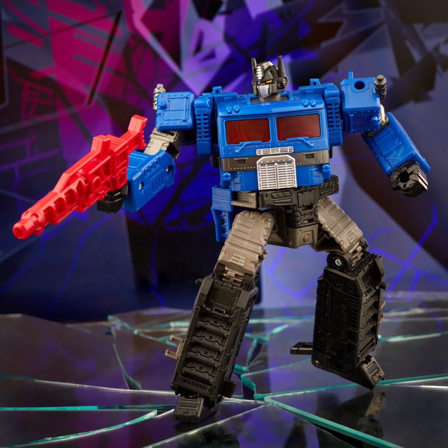 Hasbro - Transformers Generations Shattered Glass - Ultra Magnus - Exclusive