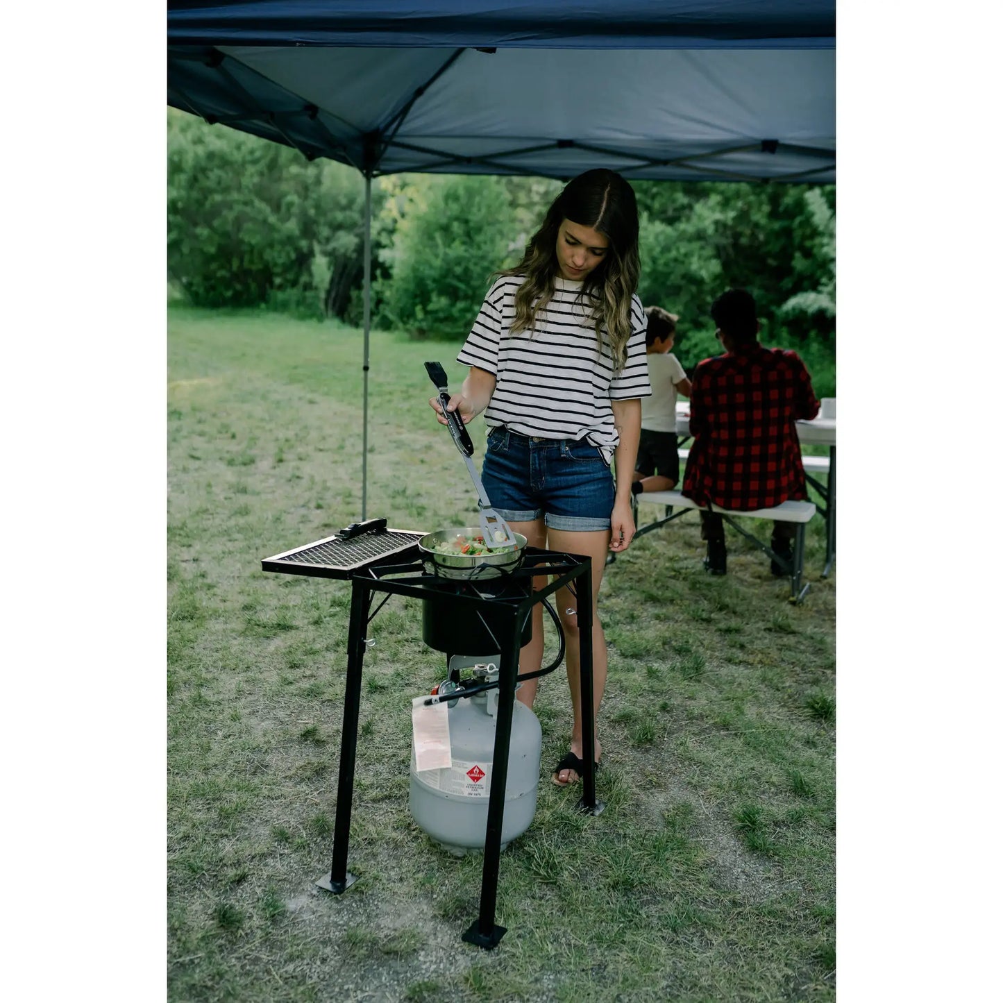 Single Burner Outdoor Propane Stove with Mesh Shelf