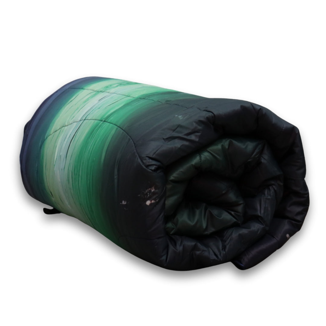 https://cdn.shopify.com/s/files/1/0089/6217/9169/files/TOFINOBLANKET-NORTHERNLIGHT4.jpg?v=1751995803