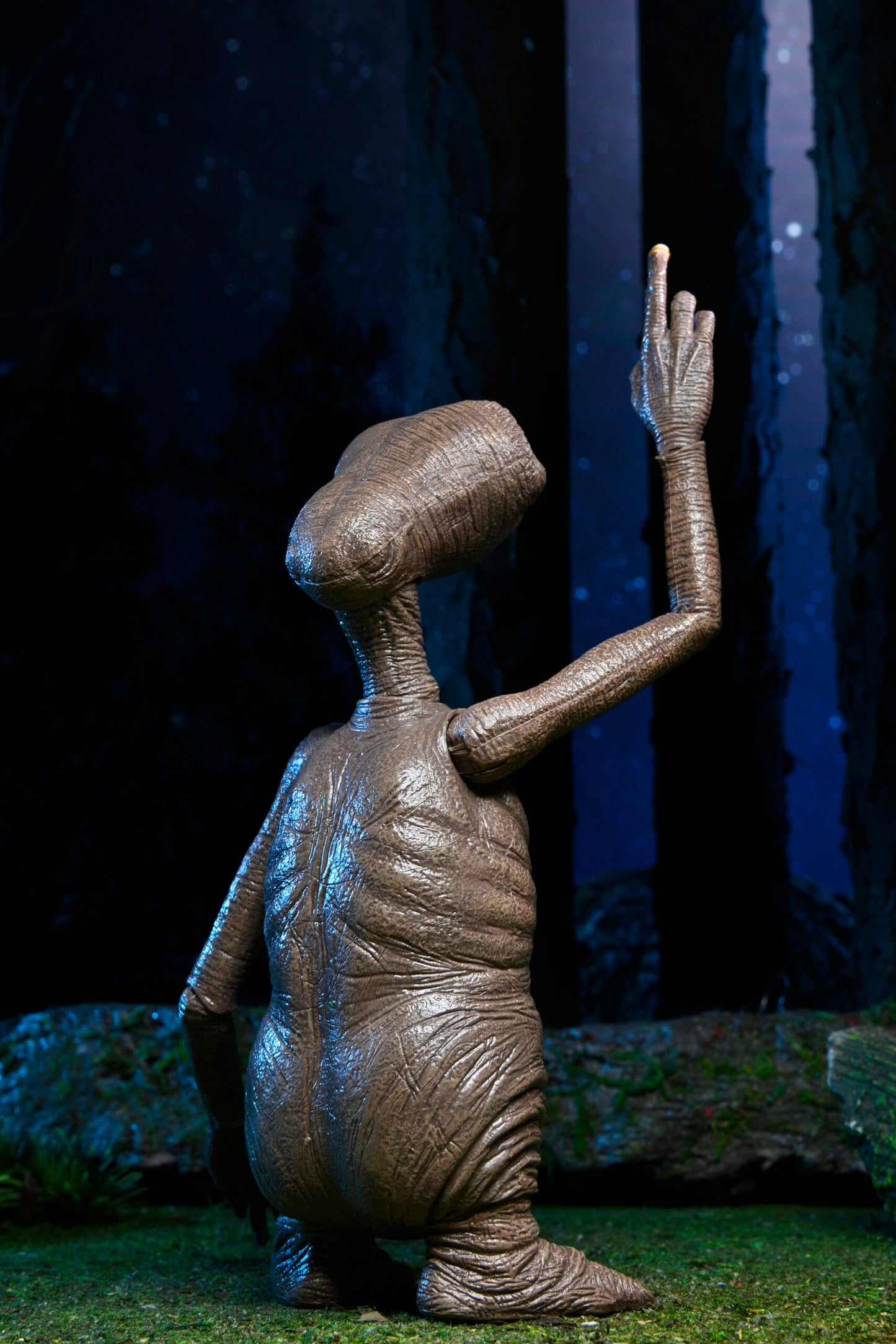 NECA 40th Anniversary Ultimate E.T. (substandard packaging)
