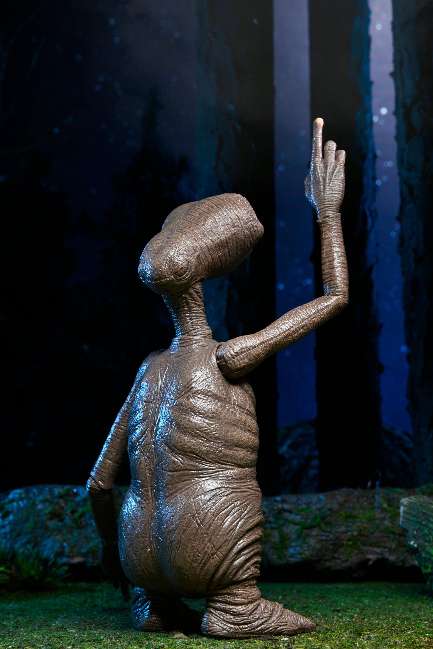 NECA 40th Anniversary Ultimate E.T. (substandard packaging)