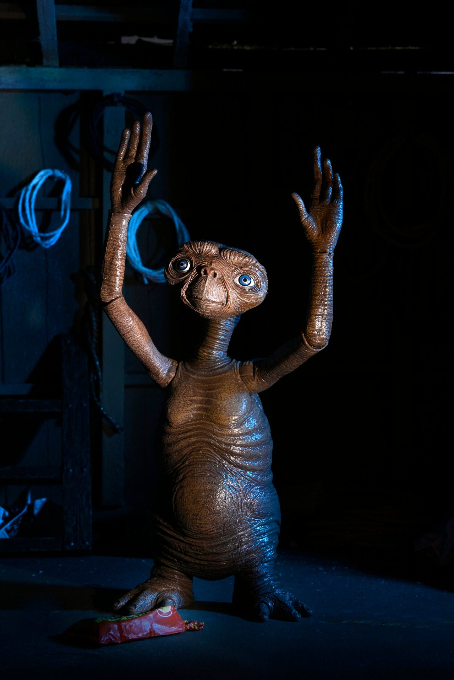 NECA 40th Anniversary Ultimate E.T. (substandard packaging)