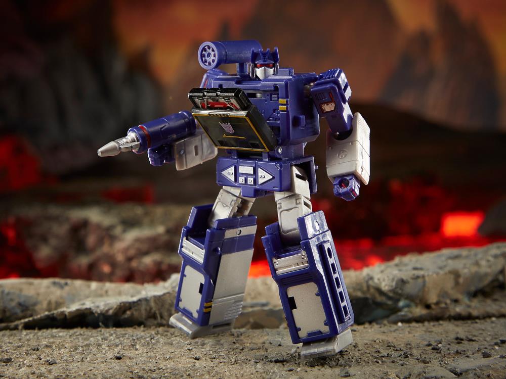 Transformers War for Cybertron: Kingdom Core Soundwave