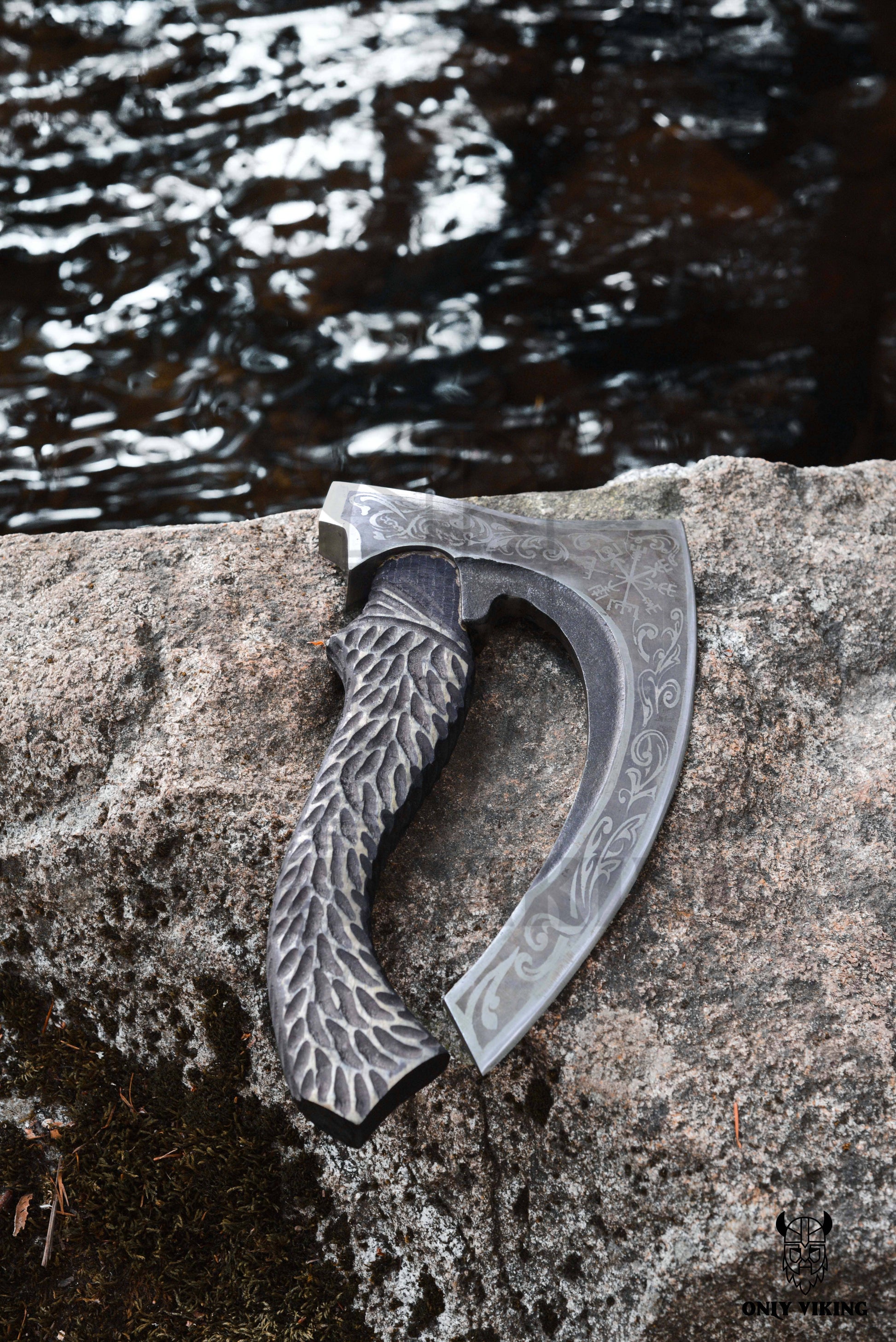 Pizza Cutter Axe & Leather Axe Sheath | OnlyViking