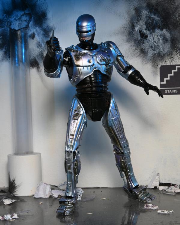 NECA - Ultimate Battle Damaged RoboCop with Chair