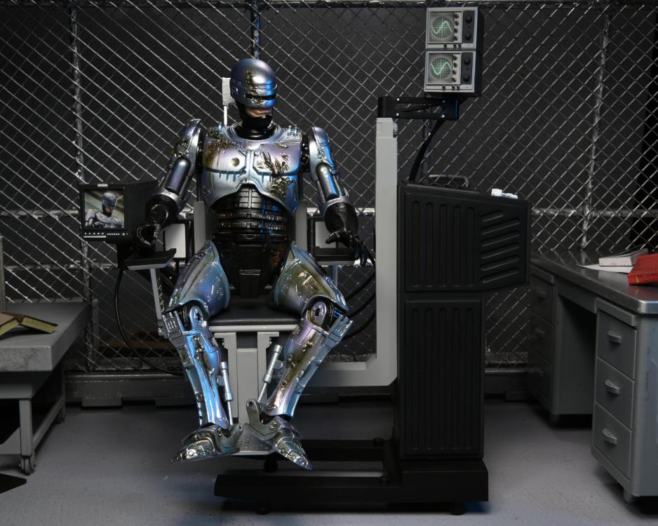 NECA - Ultimate Battle Damaged RoboCop with Chair