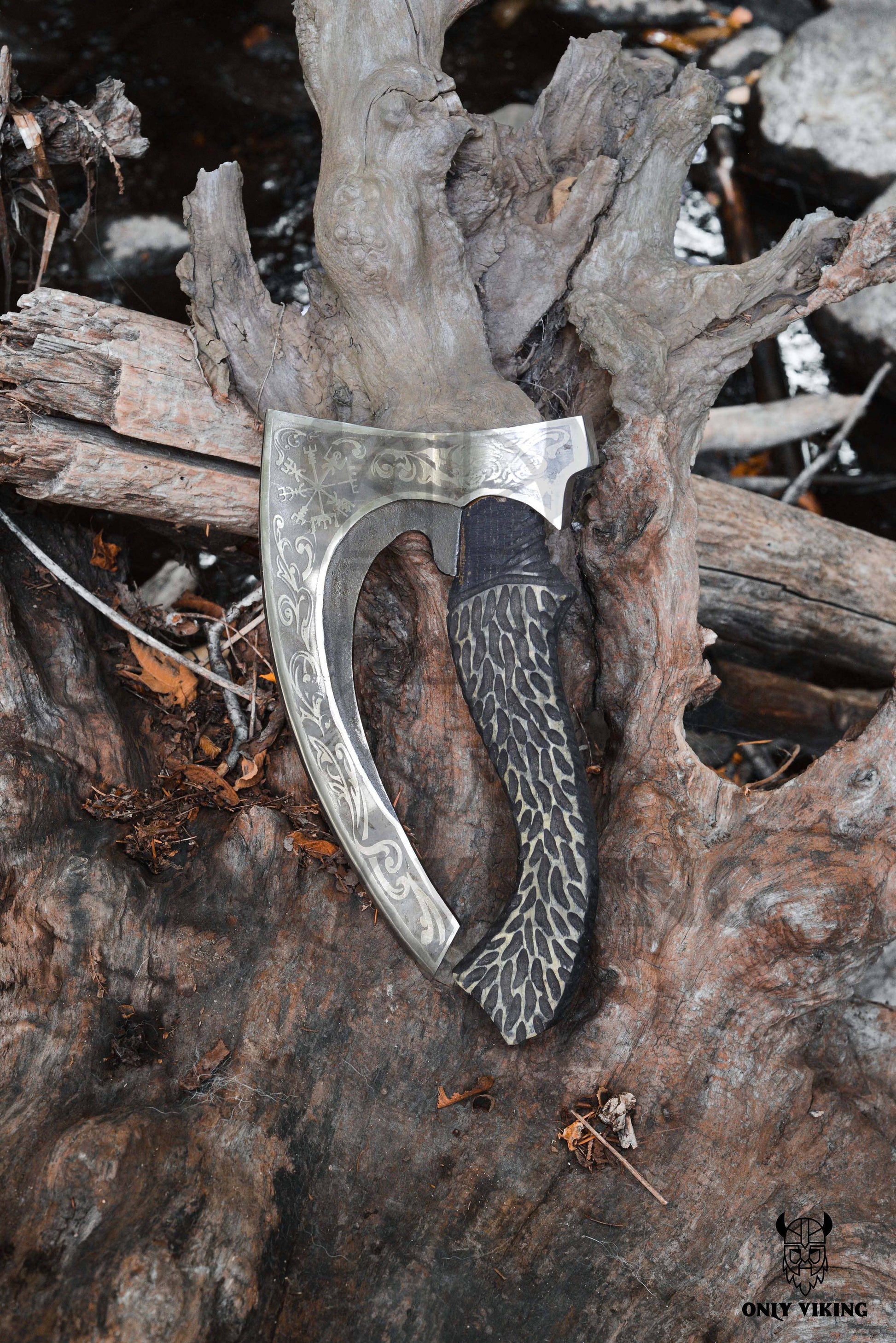 Pizza Cutter Axe & Leather Axe Sheath | OnlyViking