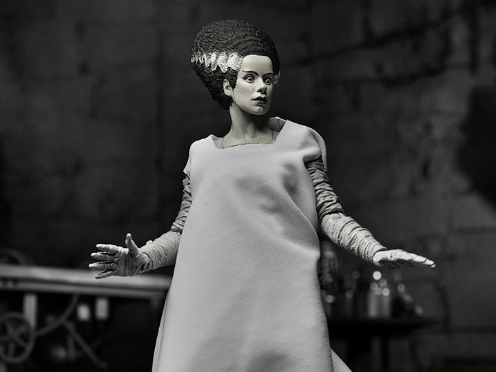 Universal Monsters Ultimate Bride of Frankenstein (Black & White)