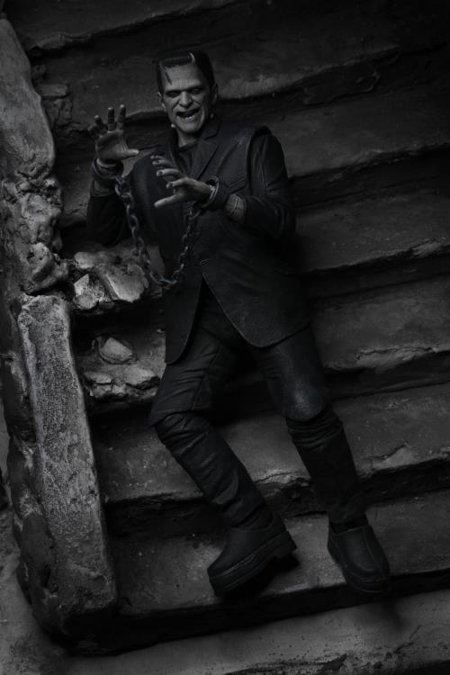 Universal Monsters Ultimate Frankenstein's Monster (Black & White) Figure
