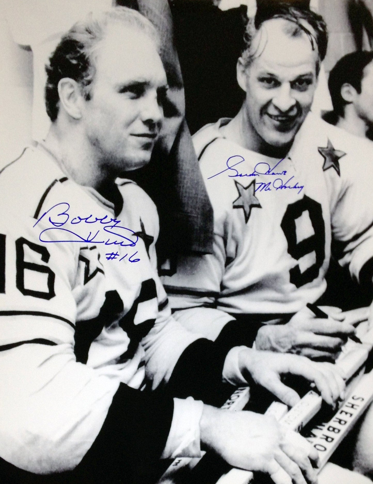 BOBBY HULL & GORDIE HOWE DUAL-SIGNED 11X14 PHOTO – CHICAGO BLACKHAWKS & DETROIT RED WINGS NHL AUTOGRAPH (14" X 11") – AUTOGRAPHED MEMORABILIA DISPLAY – AUTHENTIC SIGNED COLLECTIBLE