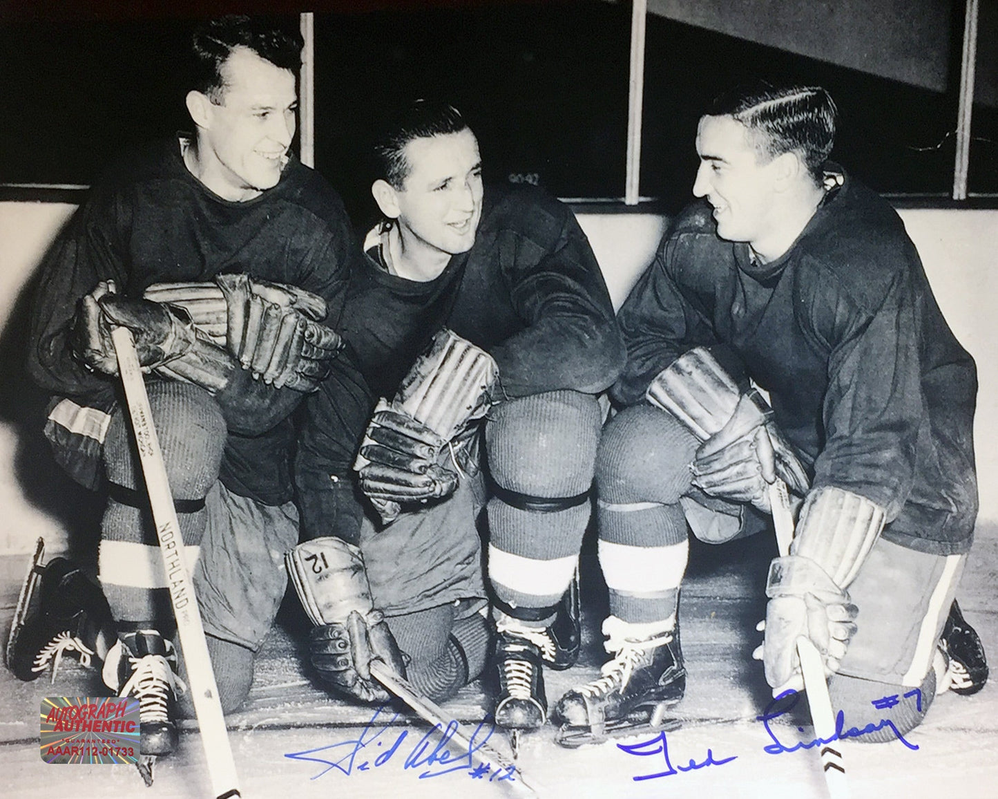 SID ABEL & TED LINDSAY SIGNED 8" X 10" PHOTO – DETROIT RED WINGS NHL LEGENDS MEMORABILIA