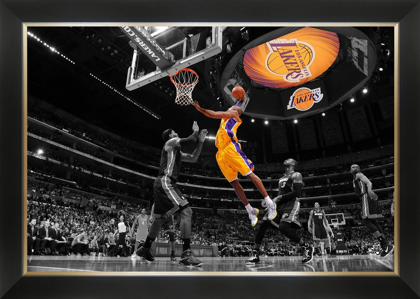 KOBE BRYANT SOARS OVER LEBRON JAMES FRAMED CANVAS – ICONIC LAKERS VS HEAT DUNK – LA BASKETBALL LEGEND WALL ART – NBA TRIBUTE DISPLAY (33.5" X 23.5")