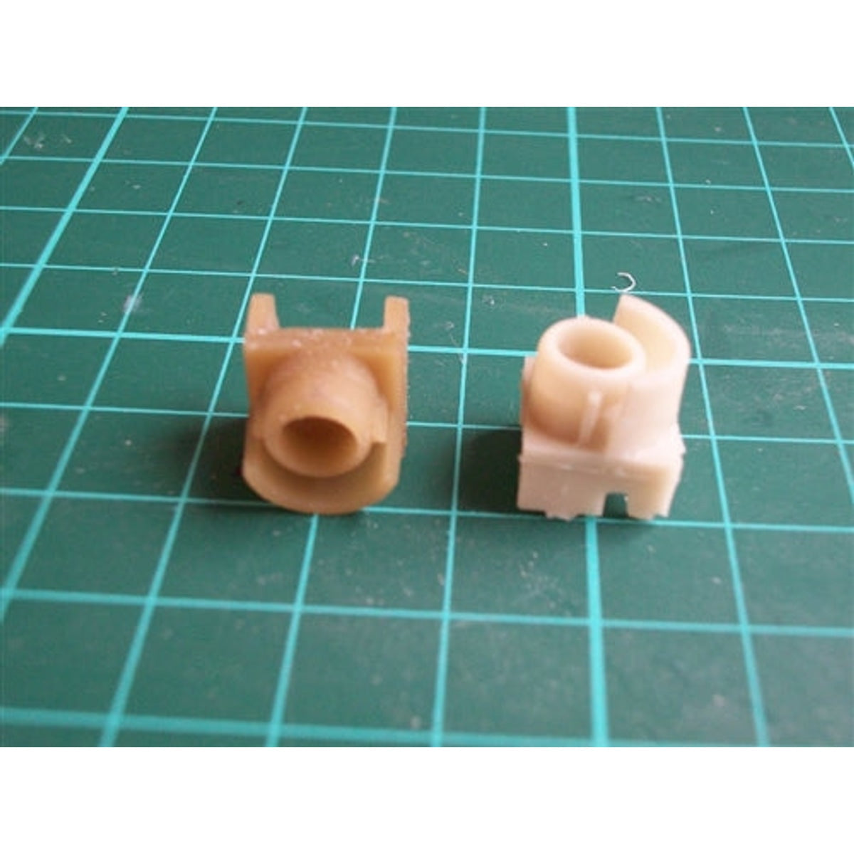 Miniatures by Eric GL8 G Ditch Lights Front Mount NIB