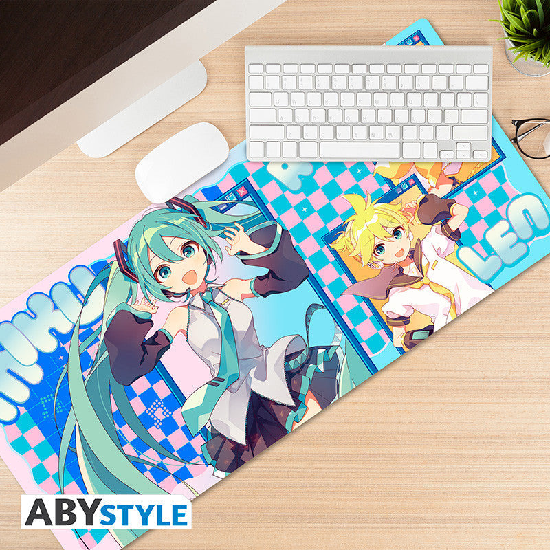 Hatsune Miku XXL Mousepad / Playmat - Miku and Friends