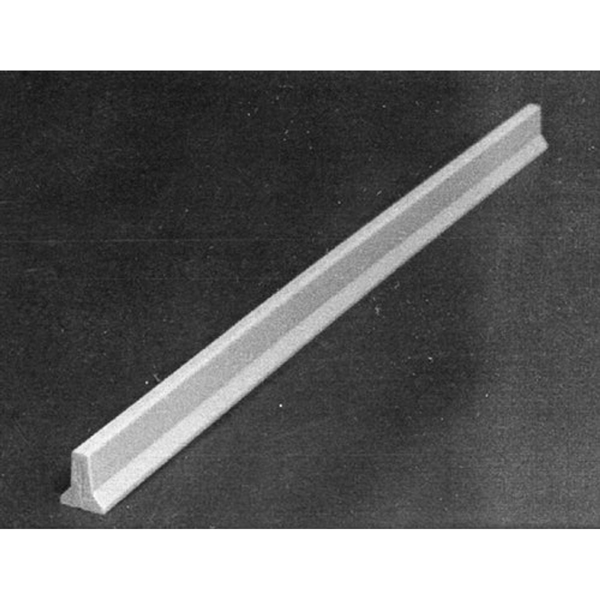 Rix Products 628-0115 HO Modern Median Divider Pkg of 4 KIT NIB