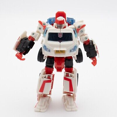 Transformers Universe Classic Series Deluxe Class 25th Anniversary Autobot Ratchet