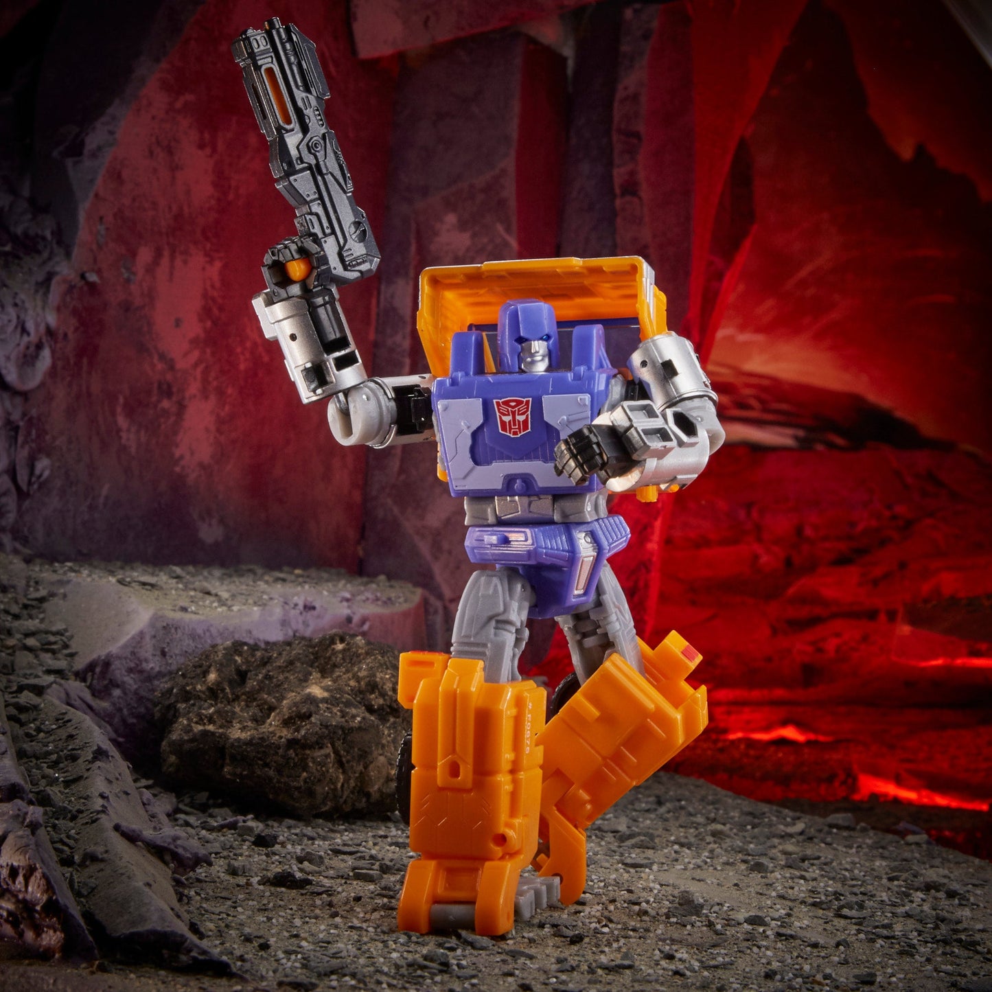 Transformers Toys Generations War for Cybertron: Kingdom Deluxe WFC-K16 Huffer