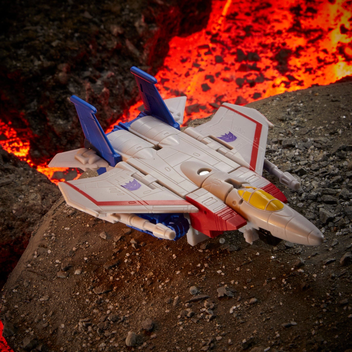 Transformers Toys Generations War for Cybertron: Kingdom Core Class WFC-K12 Starscream