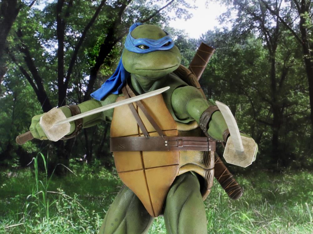 Teenage Mutant Ninja Turtles (1990 Movie) Leonardo 1/4 Scale Figure - SubPar packaging box