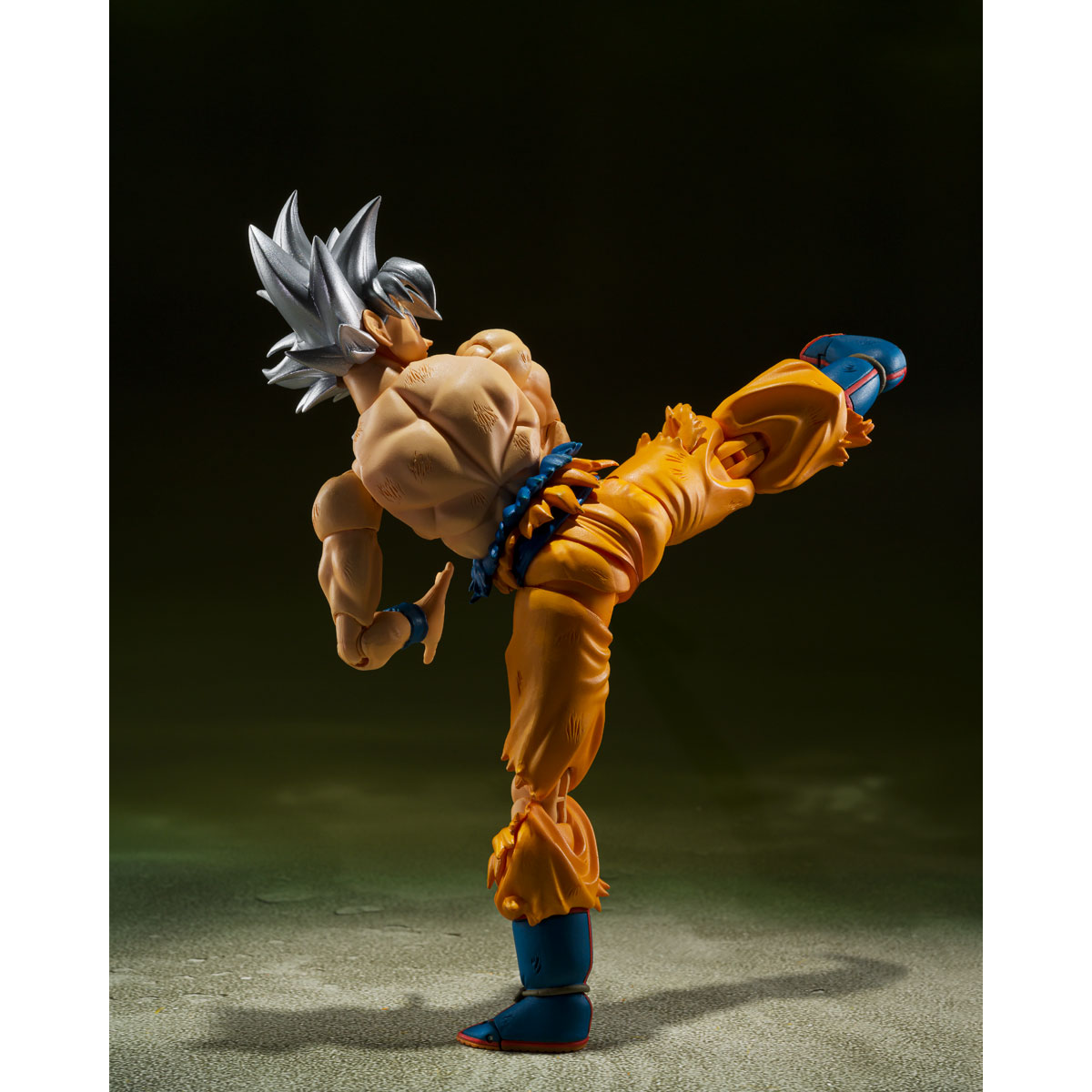 BANDAI - S.H.Figuarts SON GOKU ULTRA INSTINCT -TOYOTAROU Edition