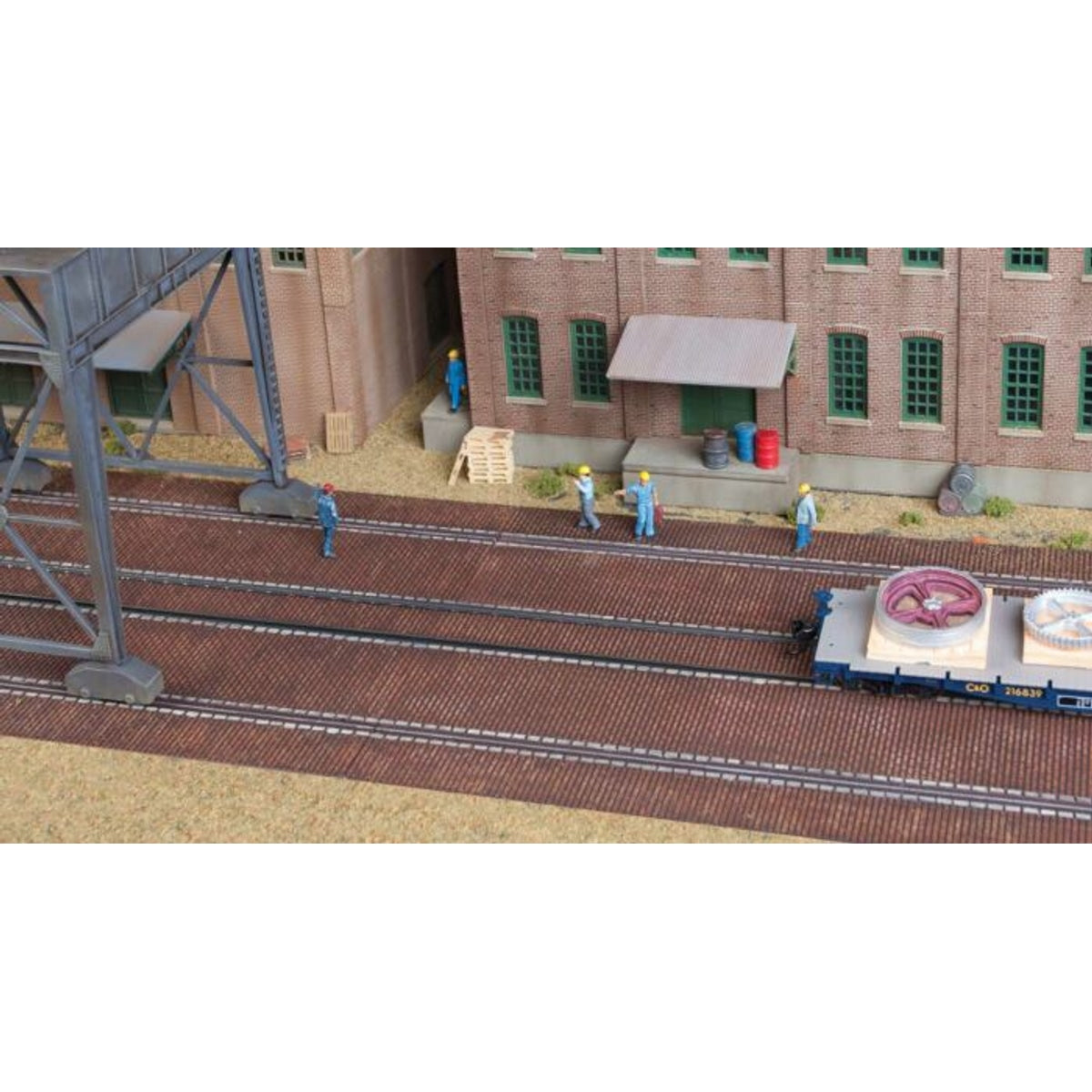 Walthers Cornerstone 933-4097 HO Brick Craneway Base / Street 3-Pack KIT NIB