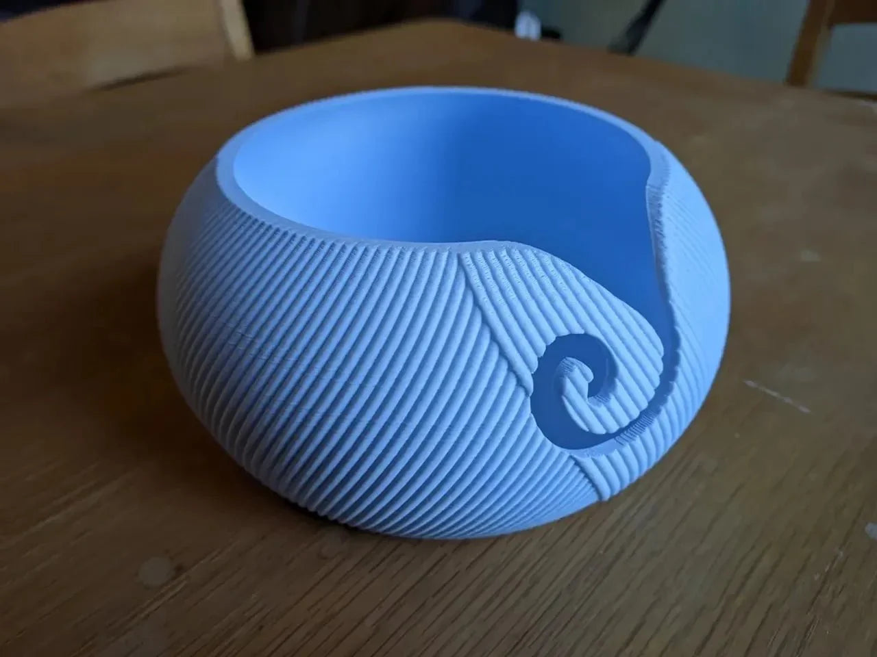 3D Printed Yarn Bowl – Swirl Guide for Knitters & Crocheters
